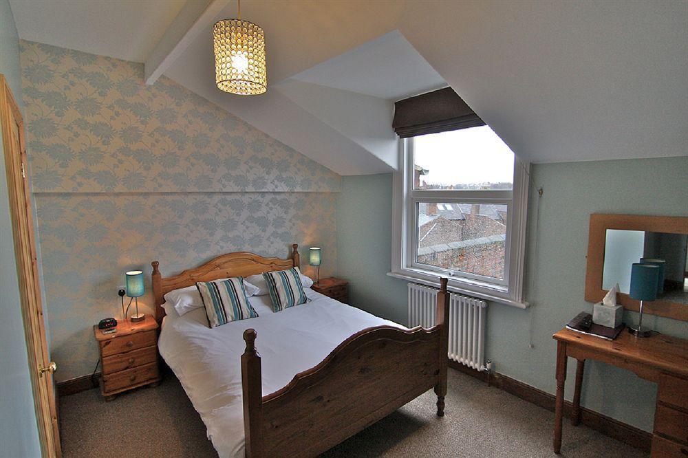 Warrens Guest House York Extérieur photo
